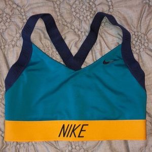LAST WEEK TO BUY!! NIKE SPORTS BRA